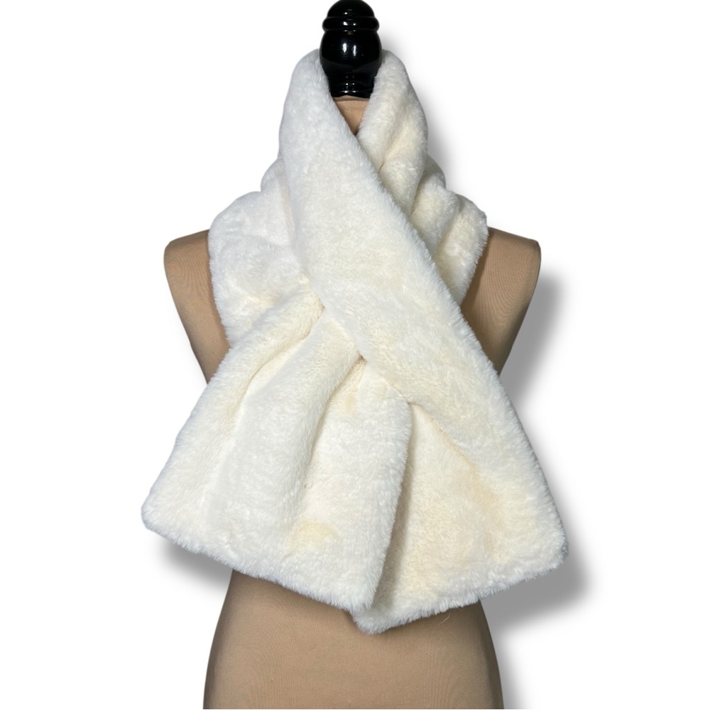 Apparis Bambi Plush Faux Fur Scarf Cream Ivory Pull Through Scarf Wrap